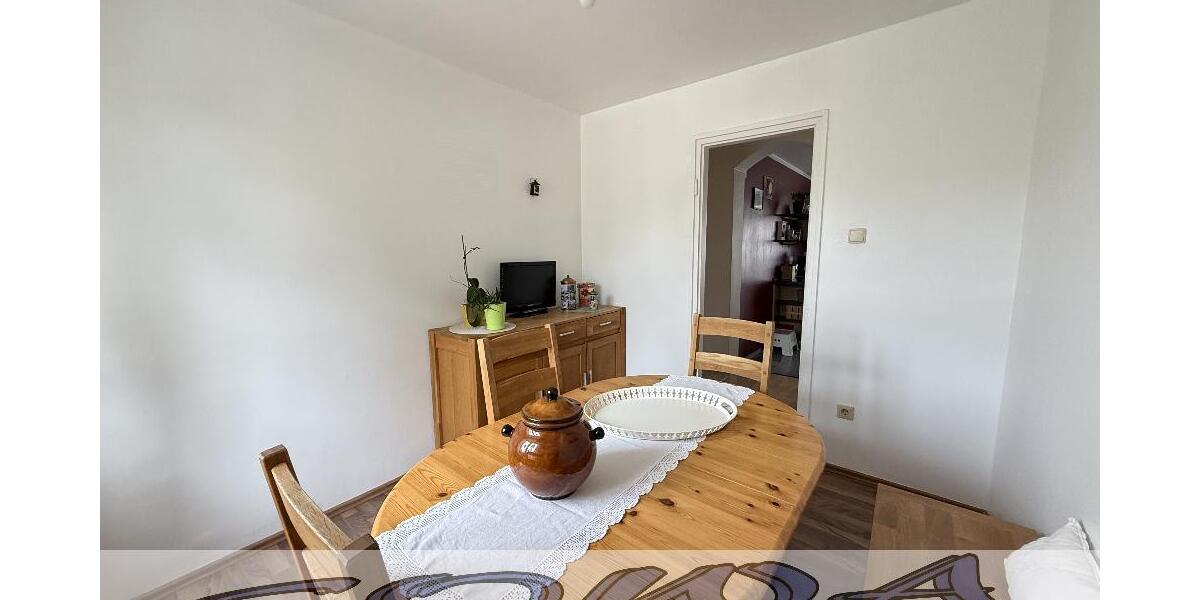 2 Wohneinheiten zusammengelegt! Helle, schöne 5 Zimmer mit Balkon und mit Garage in Neuburg - Ein Objekt von Ihrem Immobilienpartner SOWA Immobilien und Finanzen - 5- Neuburg | Angebot:25977736