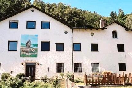 Haus Kinding - 15 Zimmer, 550 m&sup2;, 670.000&euro; | Angebot:26890326