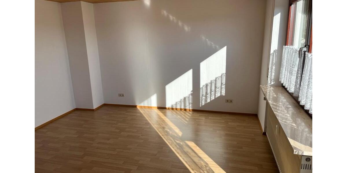 Etagenwohnung Lenting - 3 Zimmer, 130 m&sup2;, 1.400&euro; | Angebot:26060944