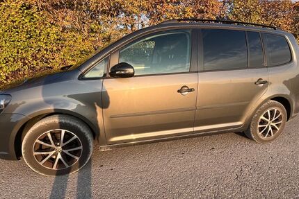 VW Touran 221.012 km 5.950 &euro; Ingolstadt 85049