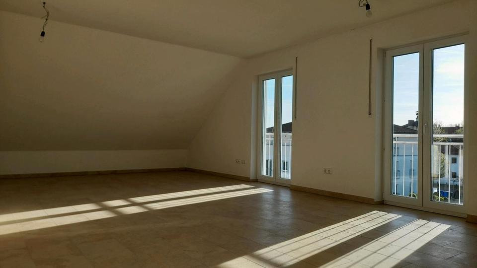 Dachgeschoßwohnung Schrobenhausen - 3 Zimmer, 65 m&sup2;, 800&euro; | Angebot:26407112