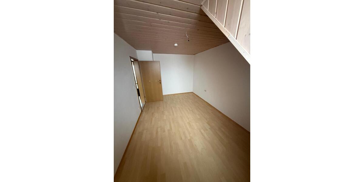 Etagenwohnung Mainburg - 3 Zimmer, 84 m&sup2;, 690&euro; | Angebot:25351699