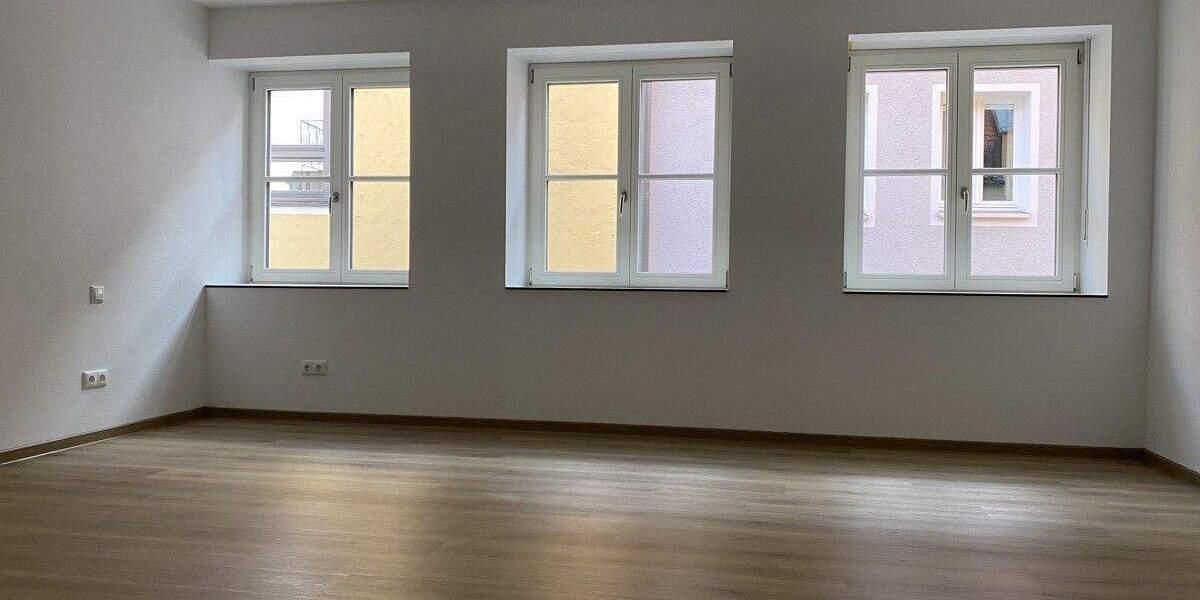 Etagenwohnung Schrobenhausen - 3 Zimmer, 113 m&sup2;, 1.150&euro; | Angebot:25682857