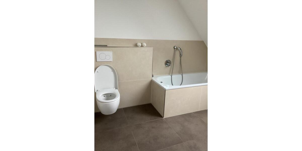 Dachgeschoßwohnung Ingolstadt Münchener Straße - 3.5 Zimmer, 91 m&sup2;, 1.300&euro; | Angebot:25838054