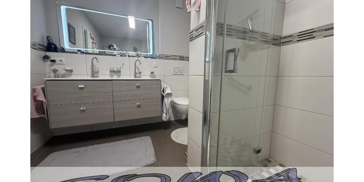 Hochwertige 4 Zimmer Wohnung mit Balkon und zwei Tiefgaragenstellplätzen in Neuburg - Ein Objekt von Ihrem Immobilienpartner SOWA Immobilien und Finanzen - 4- Neuburg | Angebot:25327020