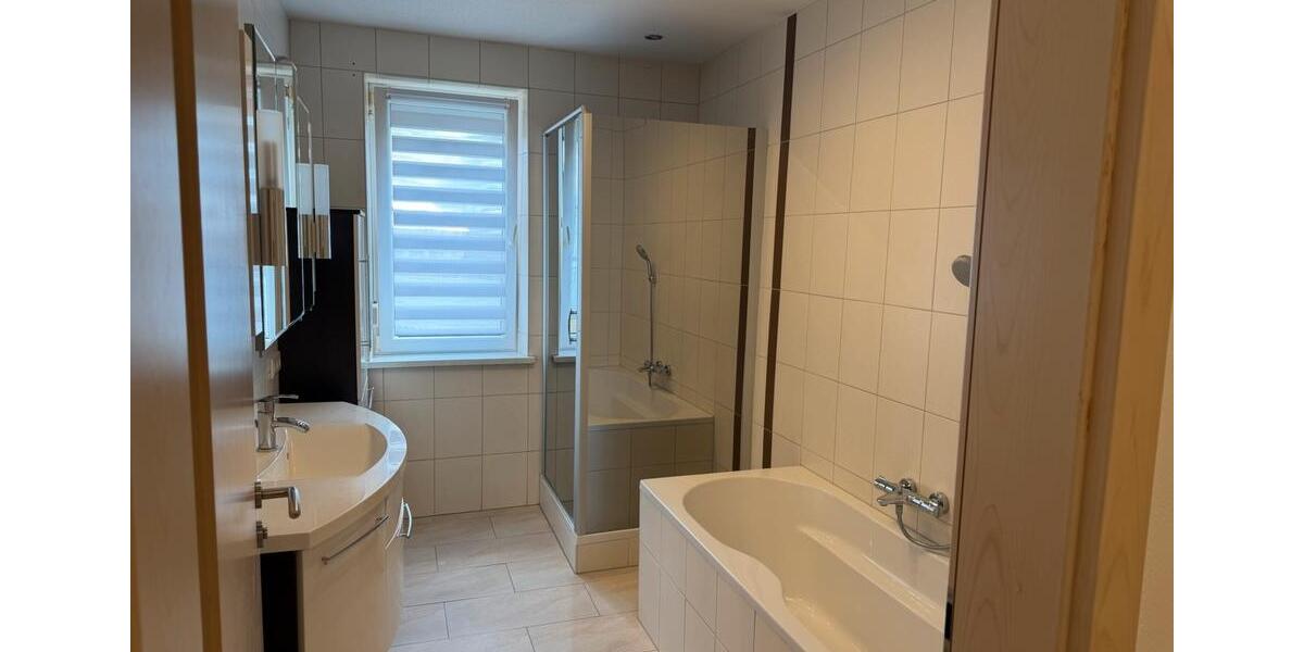 Etagenwohnung Ingolstadt Nordost - 4 Zimmer, 110 m&sup2;, 1.500&euro; | Angebot:24867409