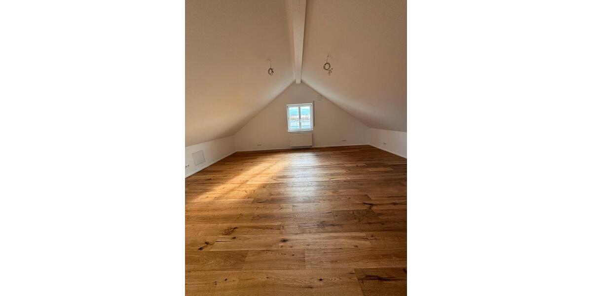 Einfamilienhaus Ingolstadt - 8 Zimmer, 240 m&sup2;, 4.300&euro; | Angebot:23684532