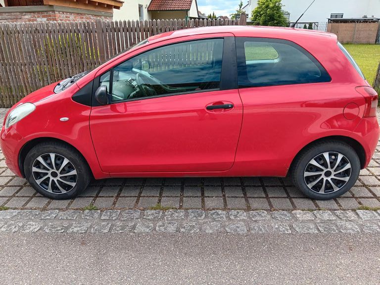 Toyota Yaris 113.000 km 2.200 &euro; Vohburg 85088