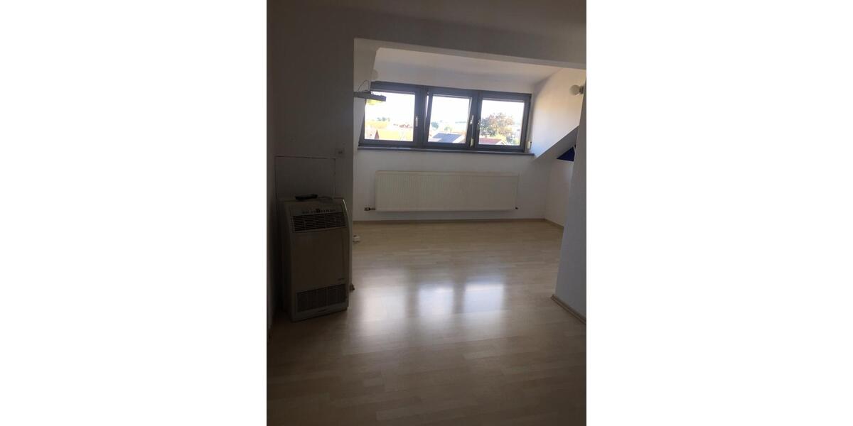 Dachgeschoßwohnung Denkendorf - 3 Zimmer, 80 m&sup2;, 780&euro; | Angebot:26381866