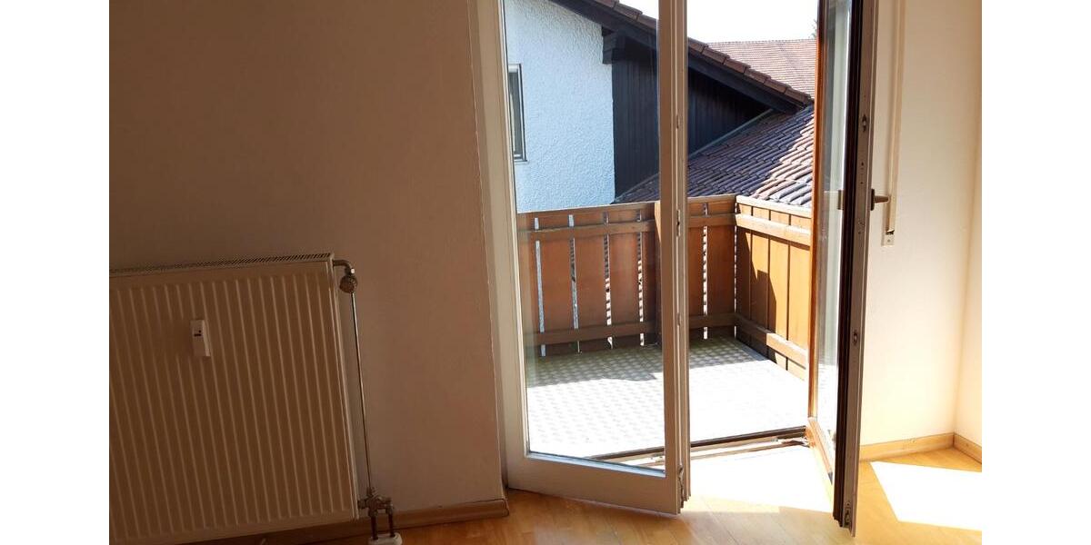 Dachgeschoßwohnung Ingolstadt Nordost - 4 Zimmer, 105 m&sup2;, 1.290&euro; | Angebot:27606225