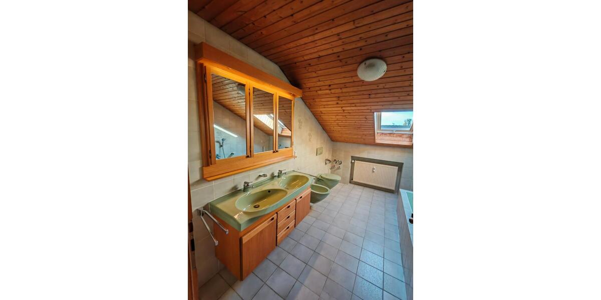 Dachgeschoßwohnung Reichertshofen - 3 Zimmer, 80 m&sup2;, 800&euro; | Angebot:27624258
