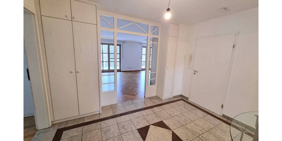 Etagenwohnung Ingolstadt Spitalhof - 3 Zimmer, 102 m&sup2;, 1.250&euro; | Angebot:26787284
