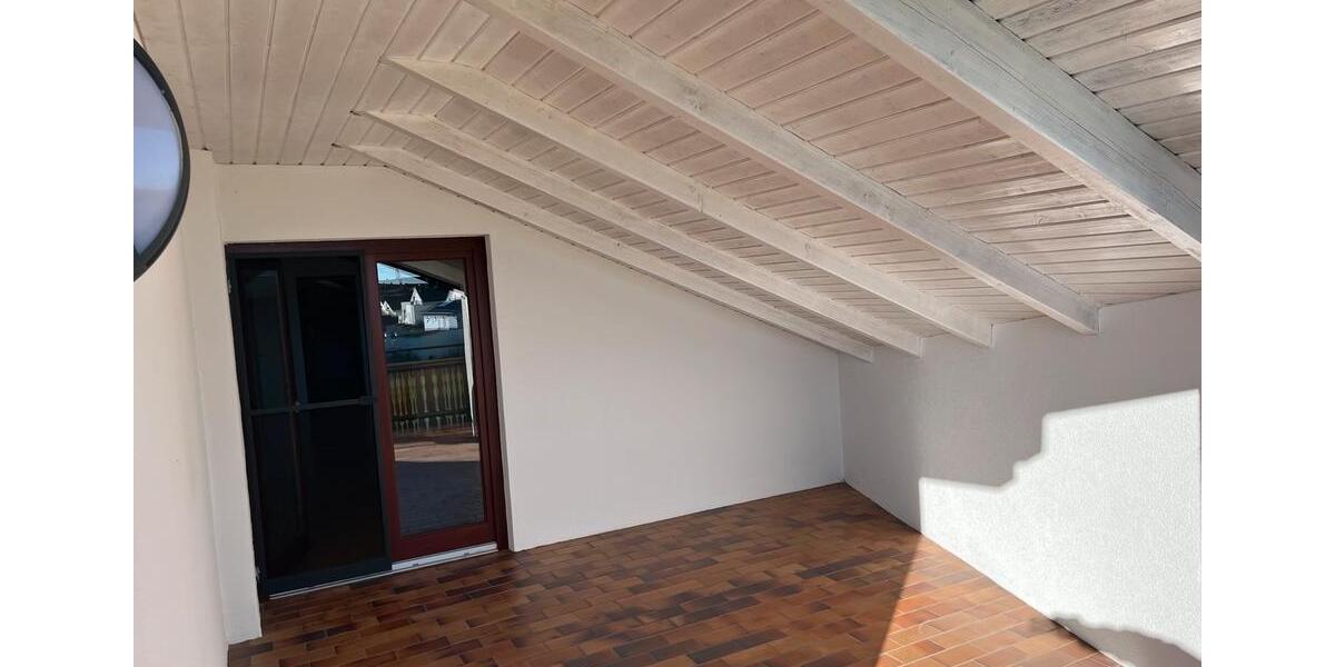 Etagenwohnung Lenting - 3 Zimmer, 130 m&sup2;, 1.400&euro; | Angebot:26060944