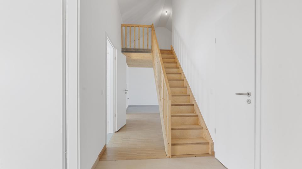 Dachgeschoßwohnung Ingolstadt Friedrichshofen-Hollerstauden - 3.5 Zimmer, 119 m&sup2;, 1.100&euro; | Angebot:26443277