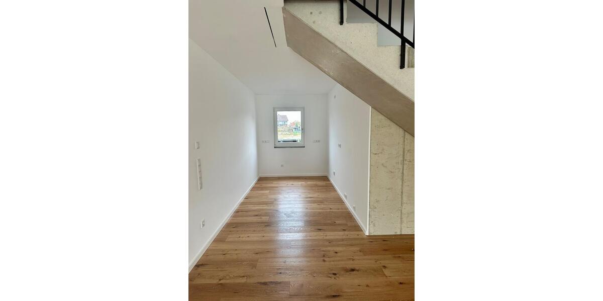 Doppelhaushälfte Geisenfeld - 5 Zimmer, 175 m&sup2;, 2.450&euro; | Angebot:27611570