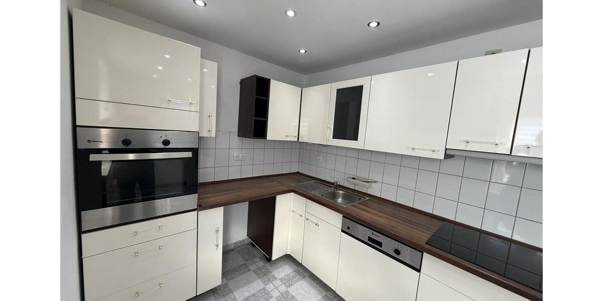 Etagenwohnung Ingolstadt Nordost - 3 Zimmer, 100 m&sup2;, 1.250&euro; | Angebot:25298354