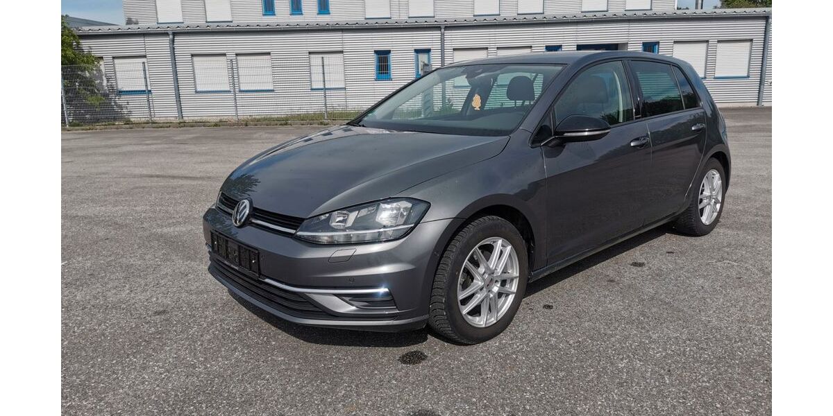 VW Golf 115.000 km 14.990 &euro; Neustadt an der Donau 93333