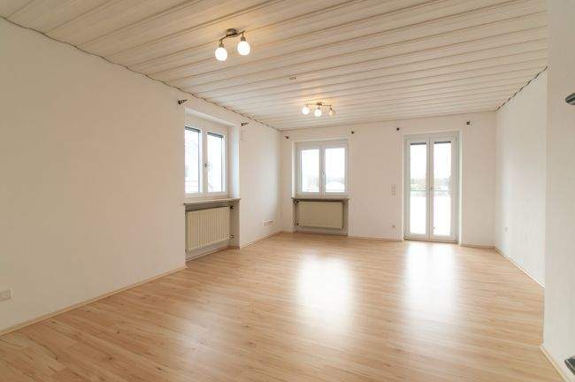 Etagenwohnung Großmehring - 3 Zimmer, 115 m&sup2;, 1.200&euro; | Angebot:25768769
