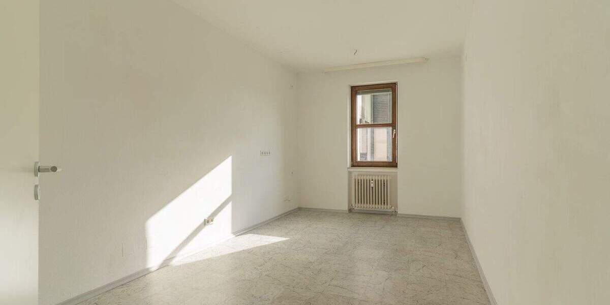 Etagenwohnung Neuburg an der Donau Neuburg - 3 Zimmer, 89 m&sup2;, 260.000&euro; | Angebot:25798765