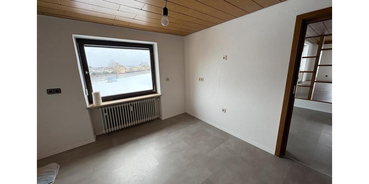 Etagenwohnung Schernfeld Birkhof - 4 Zimmer, 110 m&sup2;, 790&euro; | Angebot:25589286