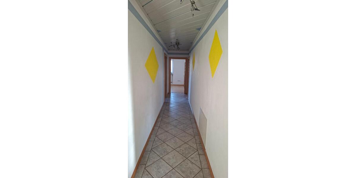 Etagenwohnung Brunnen - 4 Zimmer, 103 m&sup2;, 850&euro; | Angebot:25382350