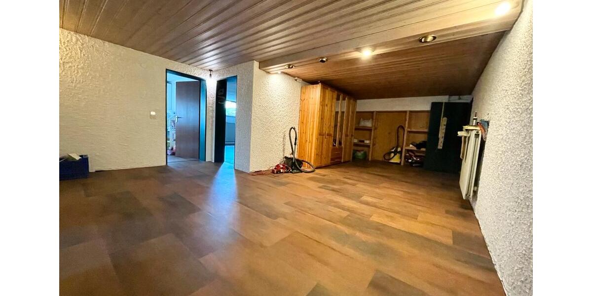 Einfamilienhaus Wettstetten - 10 Zimmer, 245 m&sup2;, 915.000&euro; | Angebot:26305290