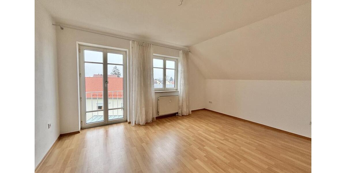 Dachgeschoßwohnung Ingolstadt Friedrichshofen-Hollerstauden - 2.5 Zimmer, 78 m&sup2;, 840&euro; | Angebot:25516861