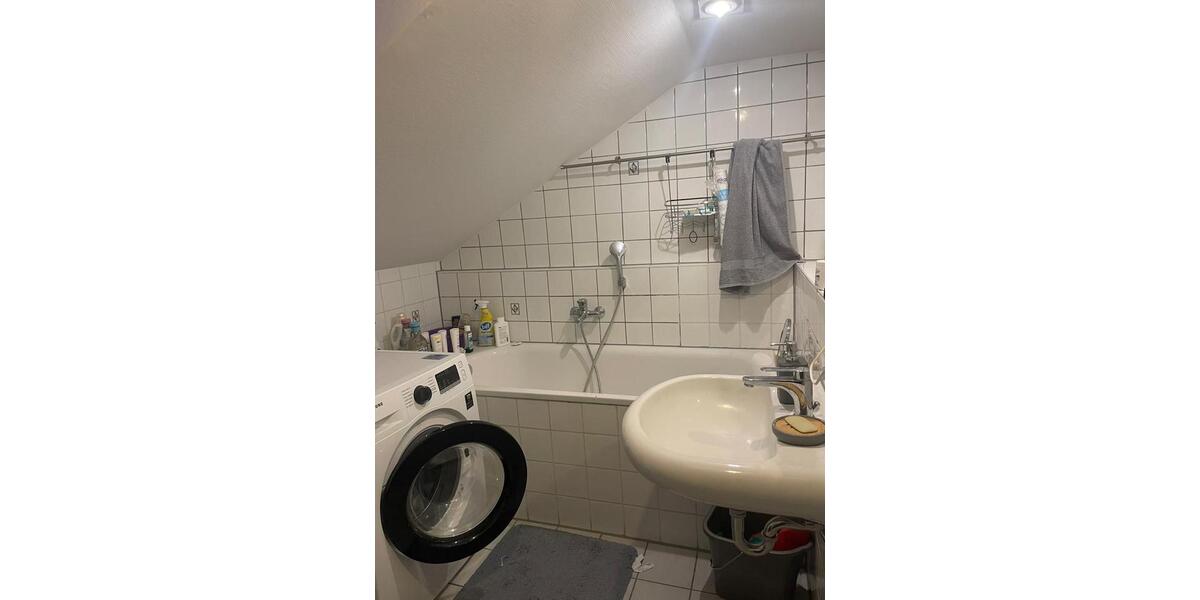 Dachgeschoßwohnung Ingolstadt Nordost - 2 Zimmer, 45 m&sup2;, 900&euro; | Angebot:25830805