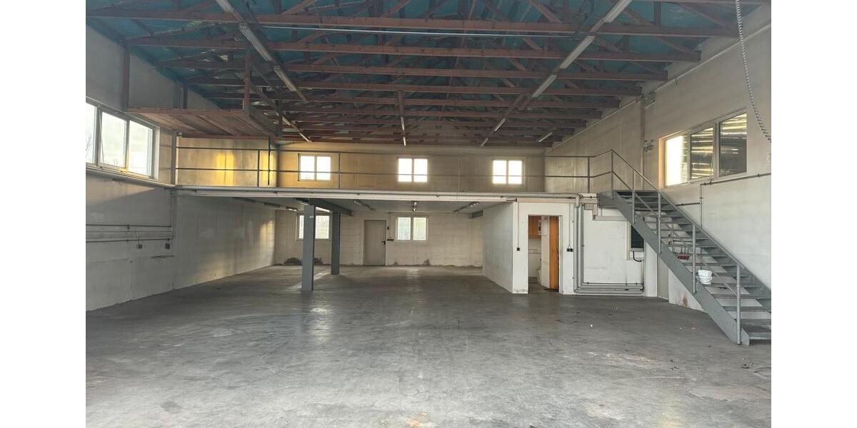 Einfamilienhaus Ingolstadt - 8 Zimmer, 240 m&sup2;, 4.300&euro; | Angebot:23684532