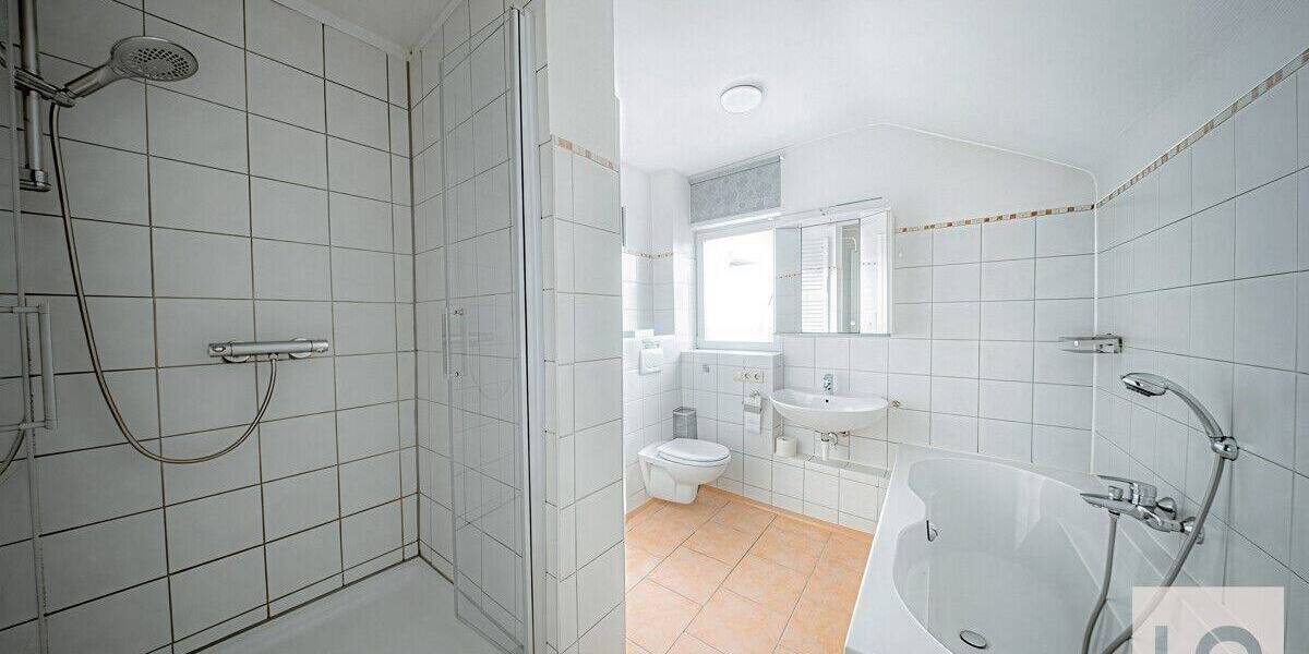 Mehrfamilienhaus, Wohnhaus Ingolstadt Mailing - 9 Zimmer, 260 m&sup2;, 639.000&euro; | Angebot:25745915