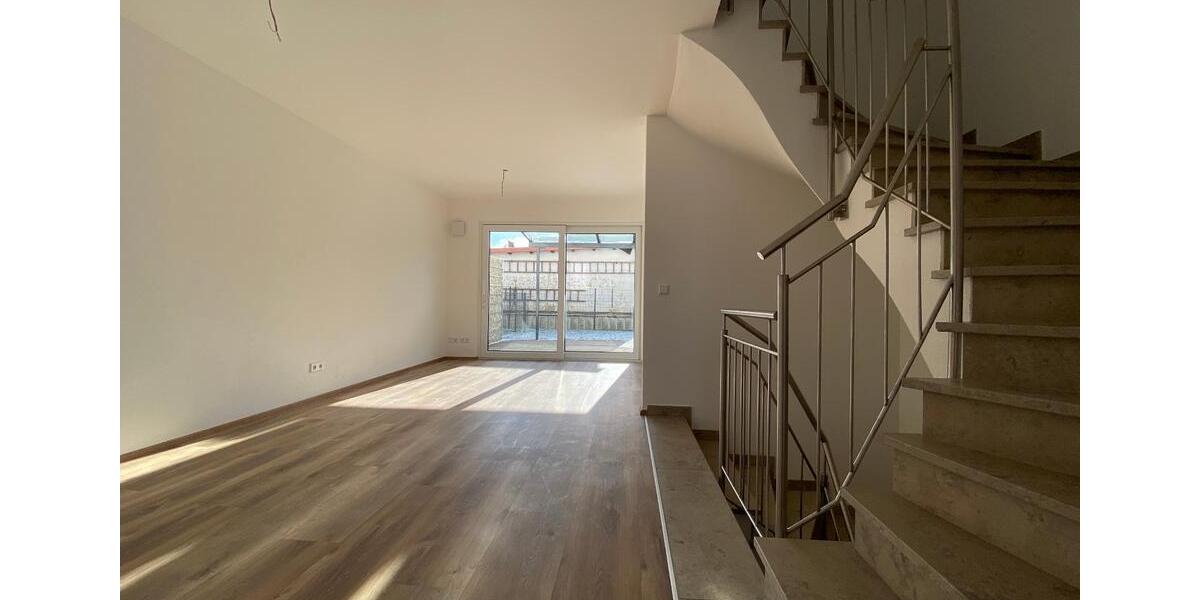 Reihenhaus Langenmosen - 4 Zimmer, 100 m&sup2;, 1.400&euro; | Angebot:25841118