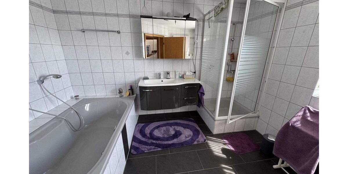 Doppelhaushälfte Oberstimm - 6 Zimmer, 198 m&sup2;, 555.000&euro; | Angebot:25755181