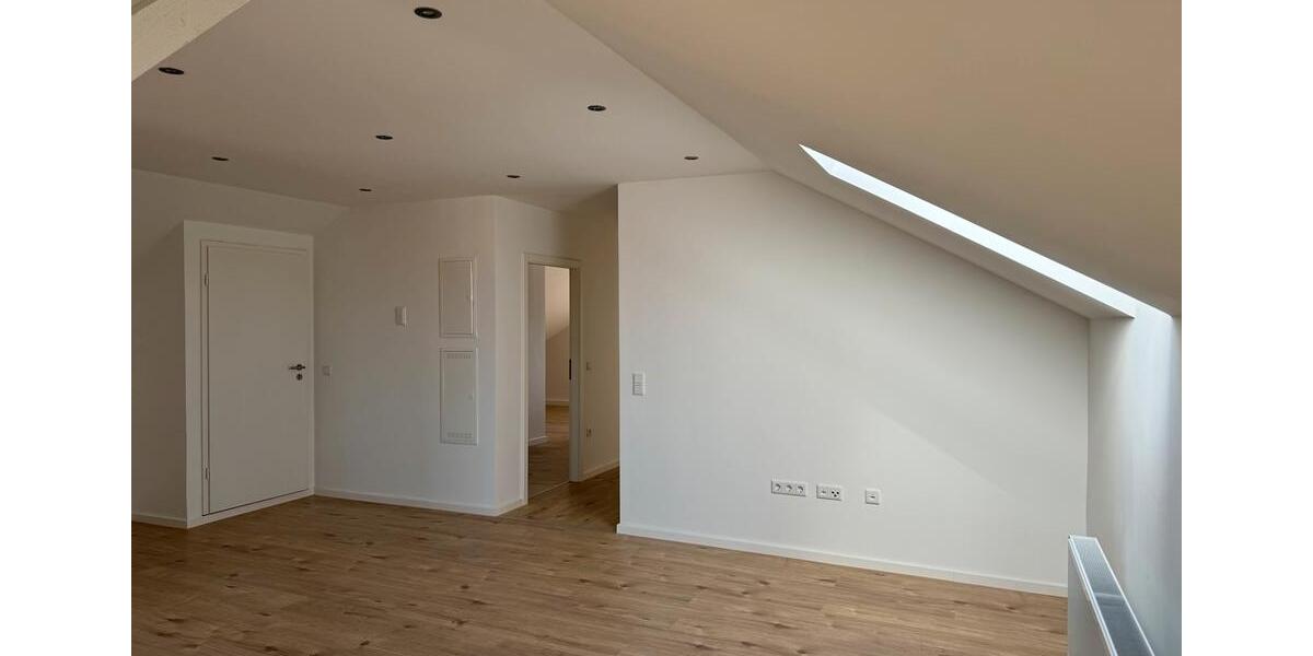 Dachgeschoßwohnung Böhmfeld - 3 Zimmer, 85 m&sup2;, 1.150&euro; | Angebot:25218988