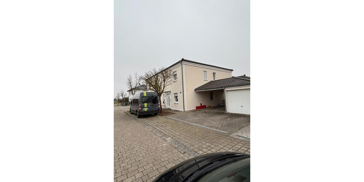 Doppelhaushälfte Ingolstadt Münchener Straße - 4 Zimmer, 135 m&sup2;, 1.750&euro; | Angebot:26035921