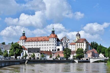 Wohnung Neuburg an der Donau - 3 Zimmer, 100 m&sup2;, 1.350&euro; | Angebot:25792192