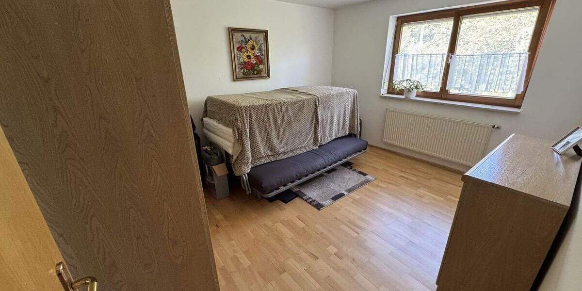 Doppelhaushälfte Oberstimm - 6 Zimmer, 198 m&sup2;, 555.000&euro; | Angebot:25755181