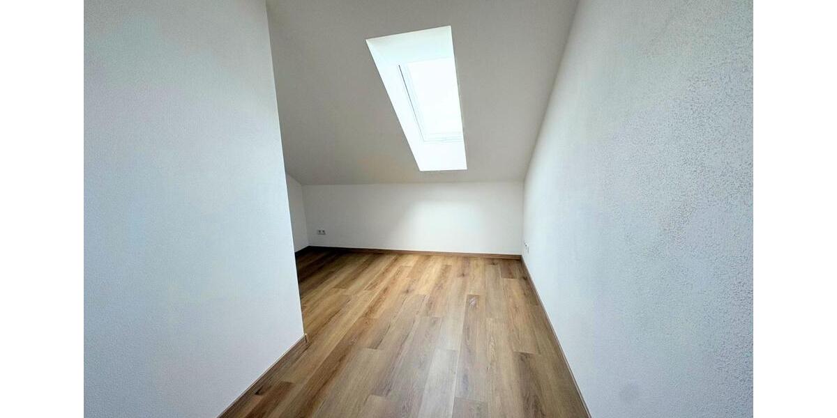 Dachgeschoßwohnung Großmehring - 3 Zimmer, 78 m&sup2;, 379.000&euro; | Angebot:26834921