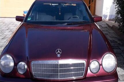 Mercedes-Benz E 200 65.295 km 11.500 &euro; Wellheim 91809