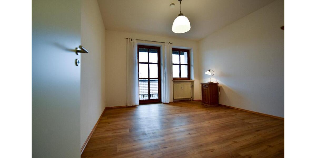 Etagenwohnung Schrobenhausen - 2 Zimmer, 65 m&sup2;, 985&euro; | Angebot:25905413