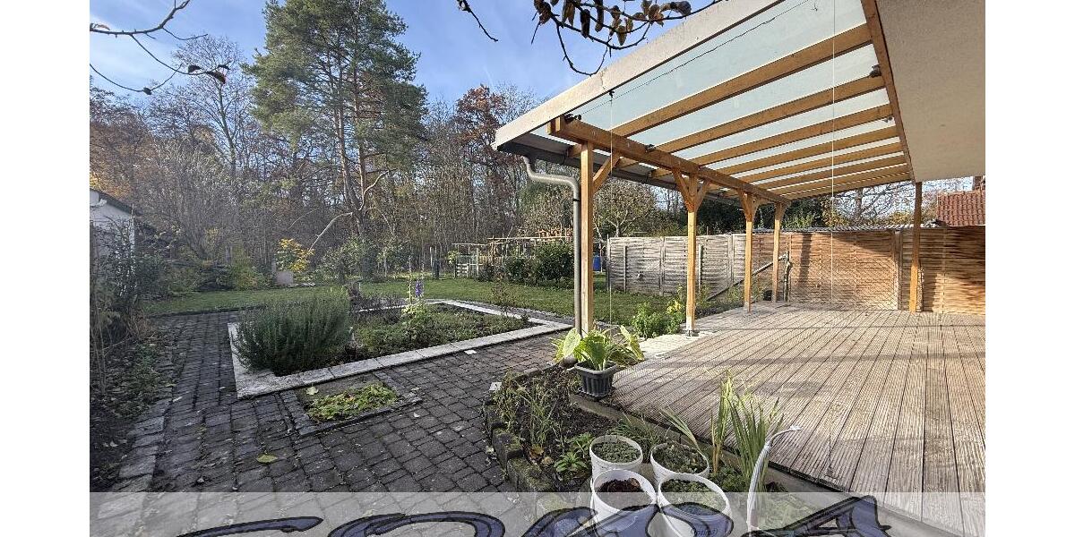 Einzugsbereit! Zentrumsnahes Einfamilienhaus mit guter Raumaufteilung und einer großen Garage im Englischen Garten in Neuburg - Ein Objekt von Ihrem Immobilienpartner SOWA Immobilien und Finanzen - Einfamilienhaus Neuburg an der Donau | Angebot:24192269