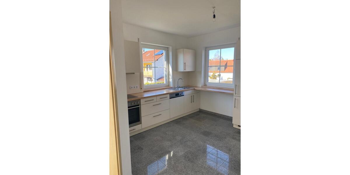 Etagenwohnung Neuburg an der Donau - 4.5 Zimmer, 136 m&sup2;, 1.350&euro; | Angebot:25645660