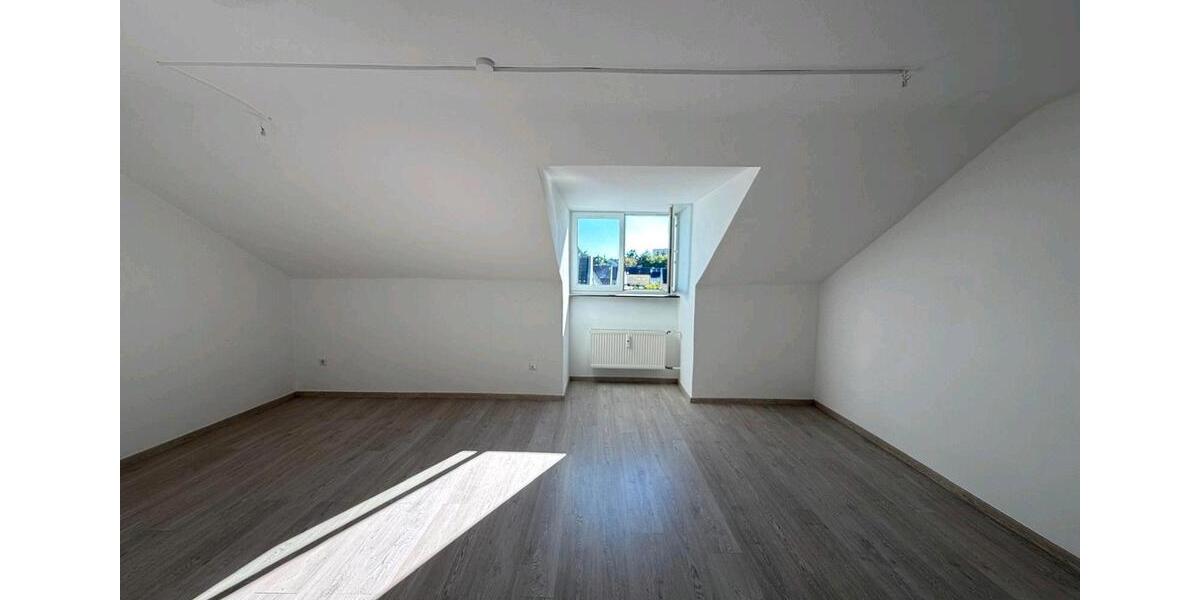 Dachgeschoßwohnung Ingolstadt Friedrichshofen-Hollerstauden - 2 Zimmer, 64 m&sup2;, 1.100&euro; | Angebot:27617402