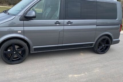 VW T5 Multivan 195.000 km 26.300 &euro; Adelschlag 85111
