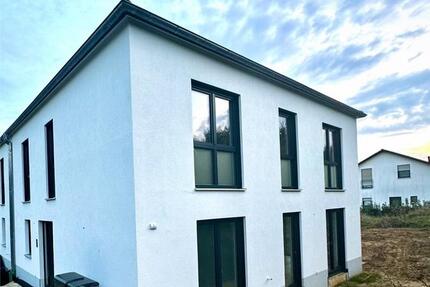 Haus Mainburg - 5 Zimmer, 160 m&sup2;, 1.500&euro; | Angebot:24435996