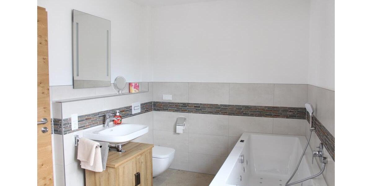 Etagenwohnung Walting - 4 Zimmer, 100 m&sup2;, 2.000&euro; | Angebot:25181740