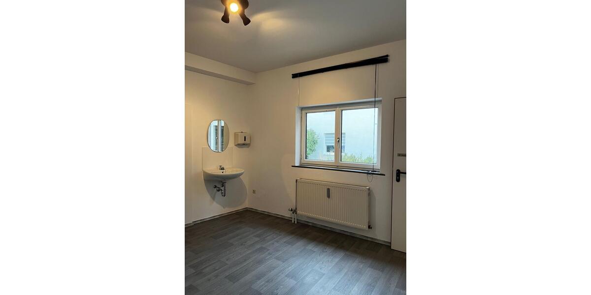 Gewerbeobjekt Kösching - 250&euro; | Angebot:26427387