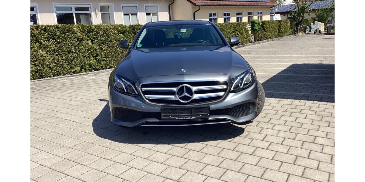 Mercedes-Benz E 220 60.846 km 30.000 &euro; Mainburg 84048