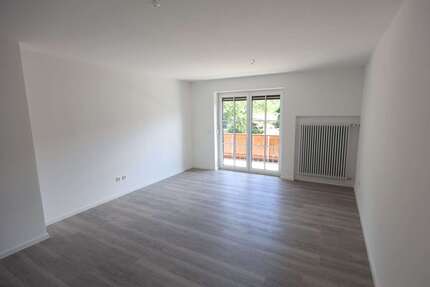 Wohnung Ingolstadt Hollerstauden - 3 Zimmer, 80 m&sup2;, 1.000&euro; | Angebot:26891117