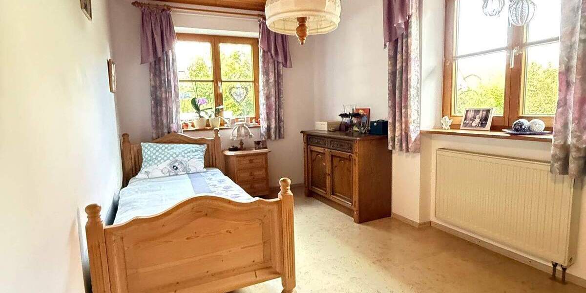 Mehrfamilienhaus, Wohnhaus Neuburg an der Donau Heinrichsheim - 6 Zimmer, 208 m&sup2;, 719.000&euro; | Angebot:25729938