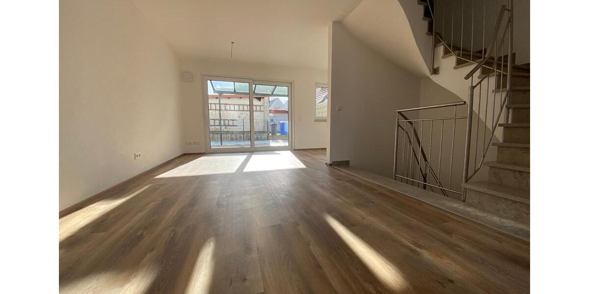 Reihenhaus Langenmosen - 4 Zimmer, 100 m&sup2;, 1.400&euro; | Angebot:25841118